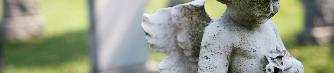 Engelstatue auf Friedhof